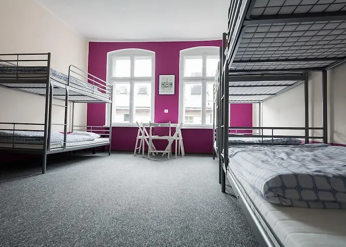 Awangarda * بوزنان