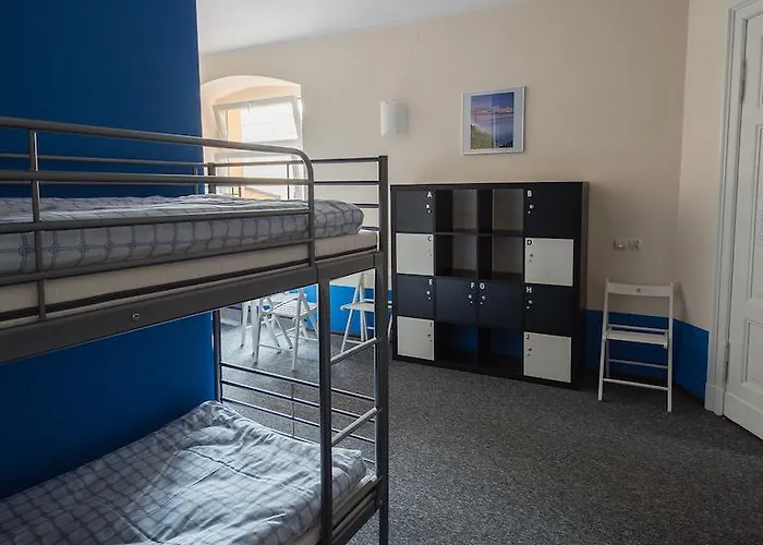 Awangarda بوزنان