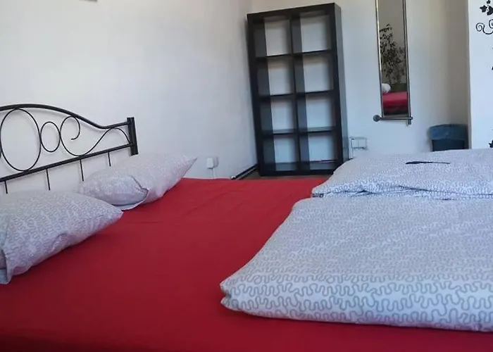 بيت شباب Awangarda بوزنان