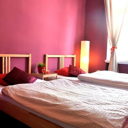 Awangarda Hostel *